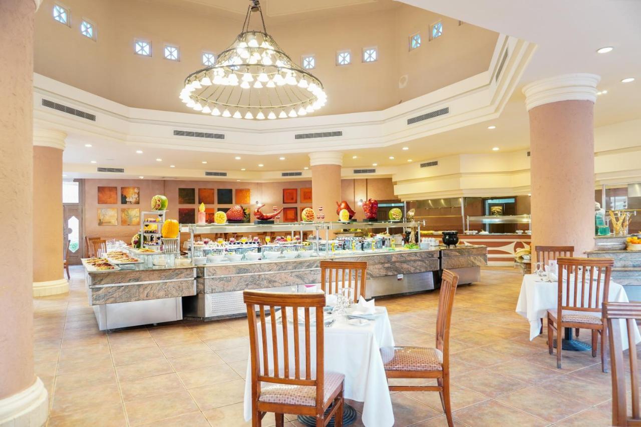 Charmillion Gardens Aquapark Hotel Sharm el-Sheikh Exterior foto The buffet at the hotel