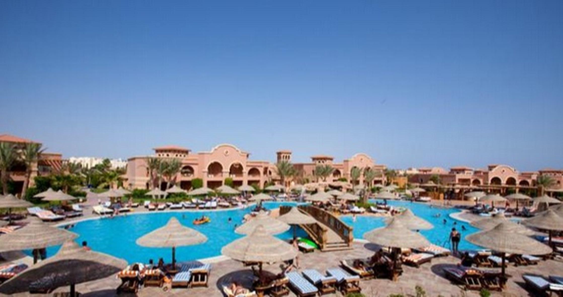 Charmillion Gardens Aquapark Hotel Sharm el-Sheikh Exterior foto The pool at the Hilton Luxor