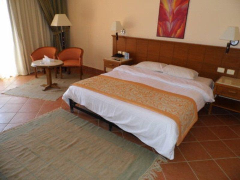 Charmillion Gardens Aquapark Hotel Sharm el-Sheikh Exterior foto A bedroom at the hotel